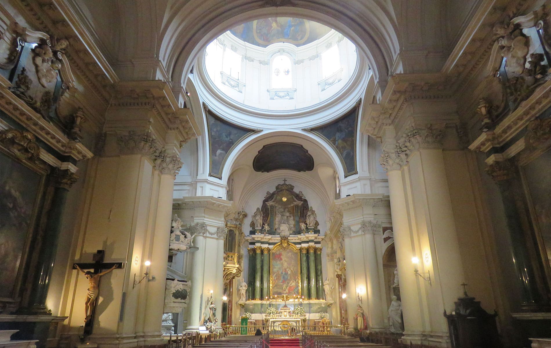 Turismo de Madrid. 103 Iglesia de Santa Bárbara. C/Bárbara de Braganza, 1.