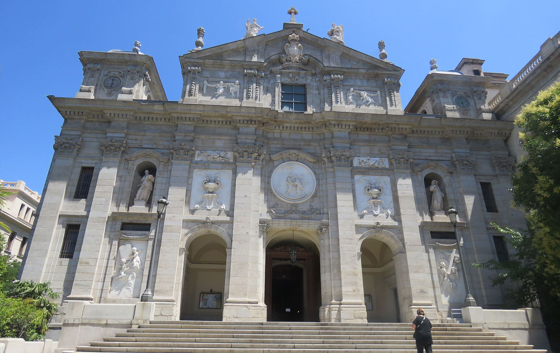 Turismo de Madrid. 103 Iglesia de Santa Bárbara. C/Bárbara de Braganza, 1.