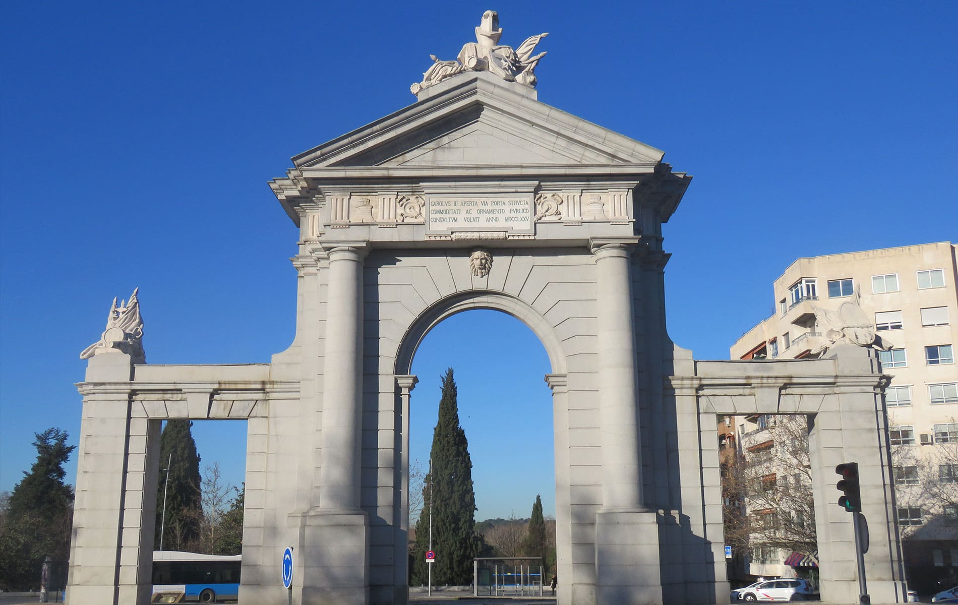 Turismo de Madrid. 118 Puerta San Vicente. Glorieta San Vicente.