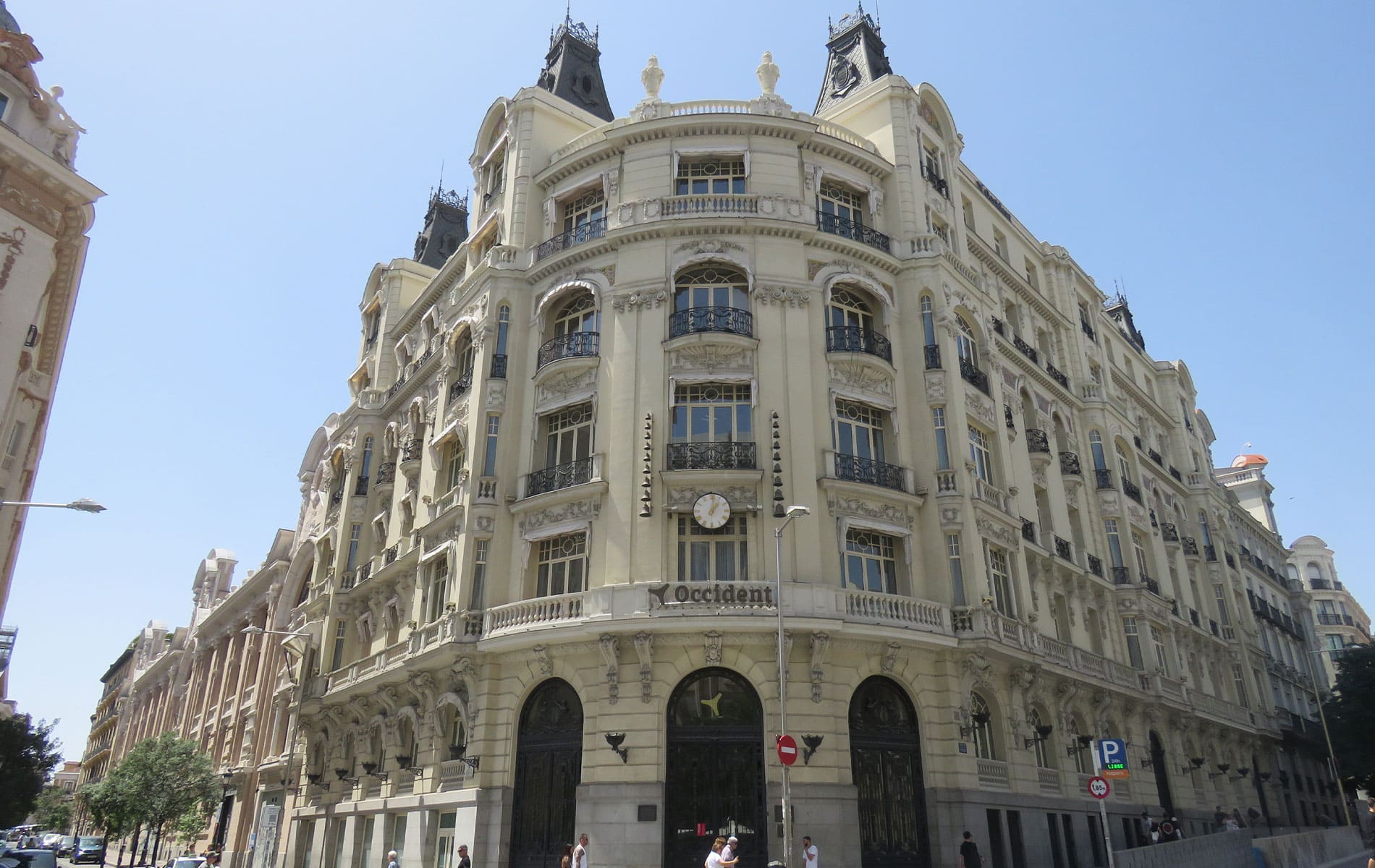 28c-Madrid. Edificio Carrillón Plus Ultra.