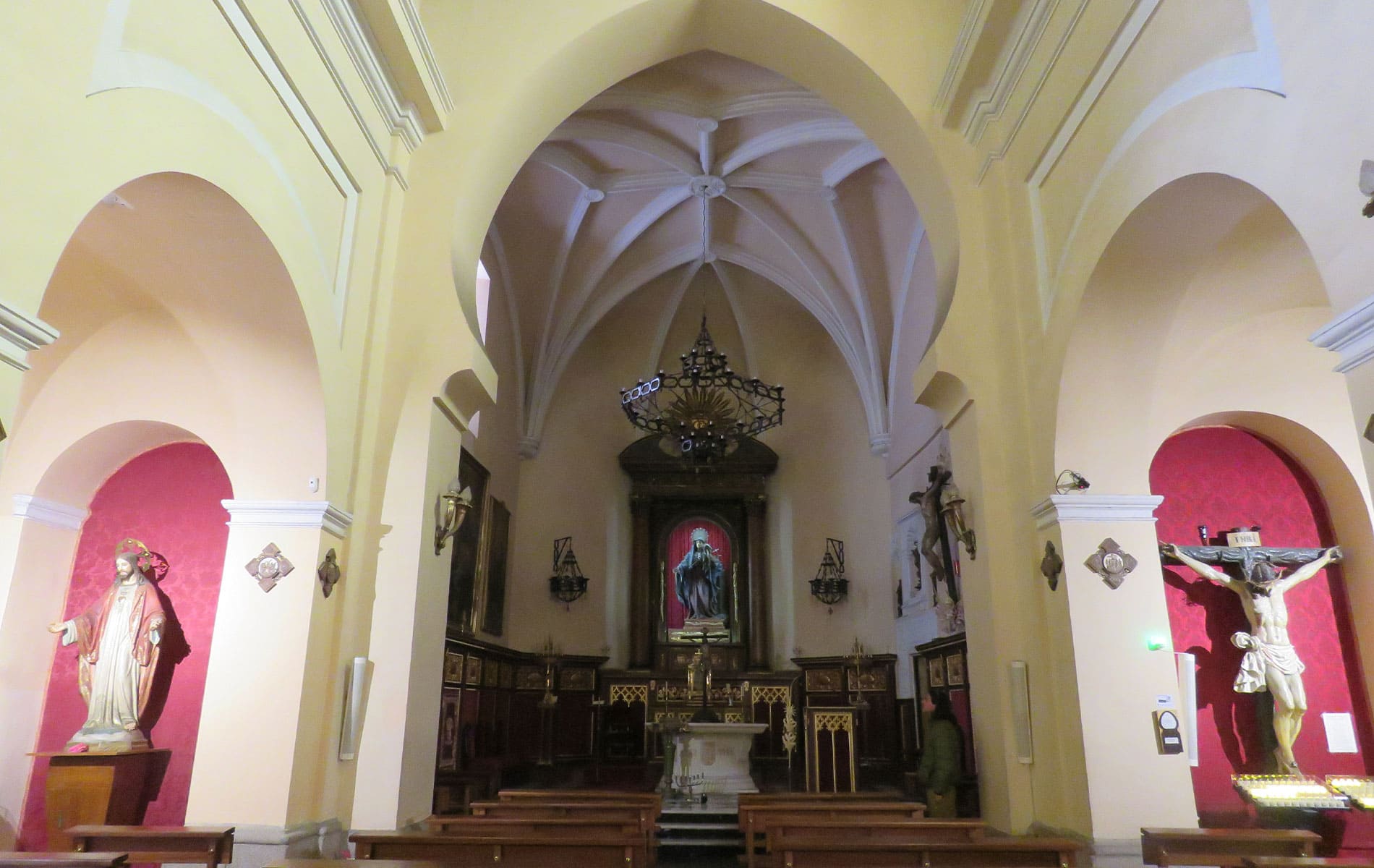 57-Madrid. Iglesia de San Nicolás de los Servitas. 2