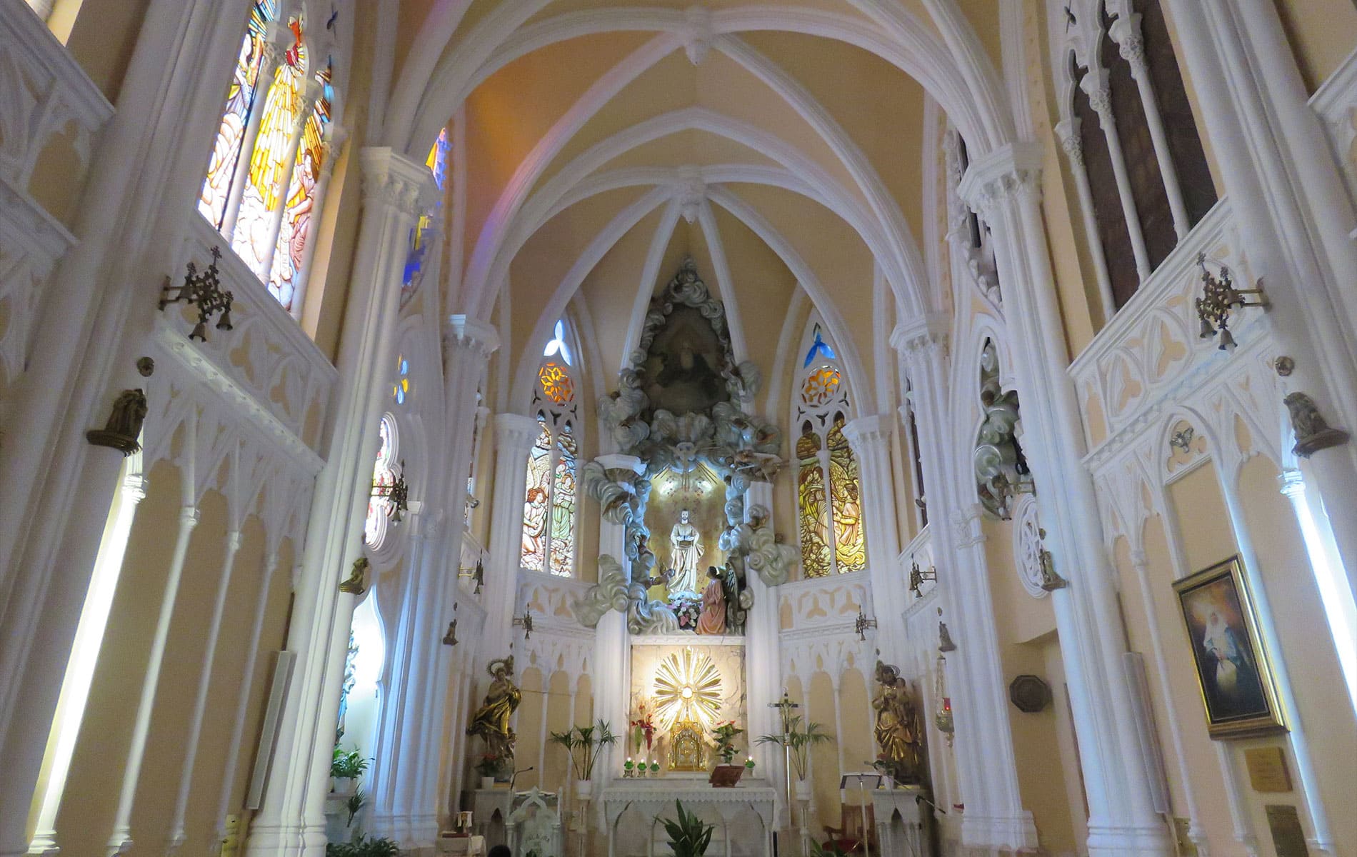 73-Madrid. Iglesia de las Misioneras del Santísimo Sacramento y María Inmaculada Cachito de Cielo.