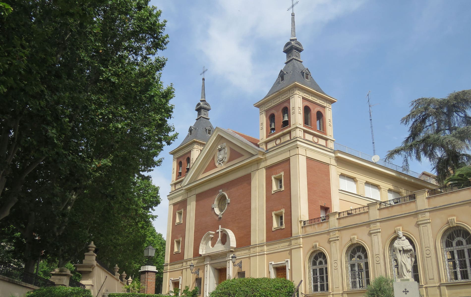Turismo de Madrid. 86 Basílica de Atocha. C/Julián Gayarre, 1.