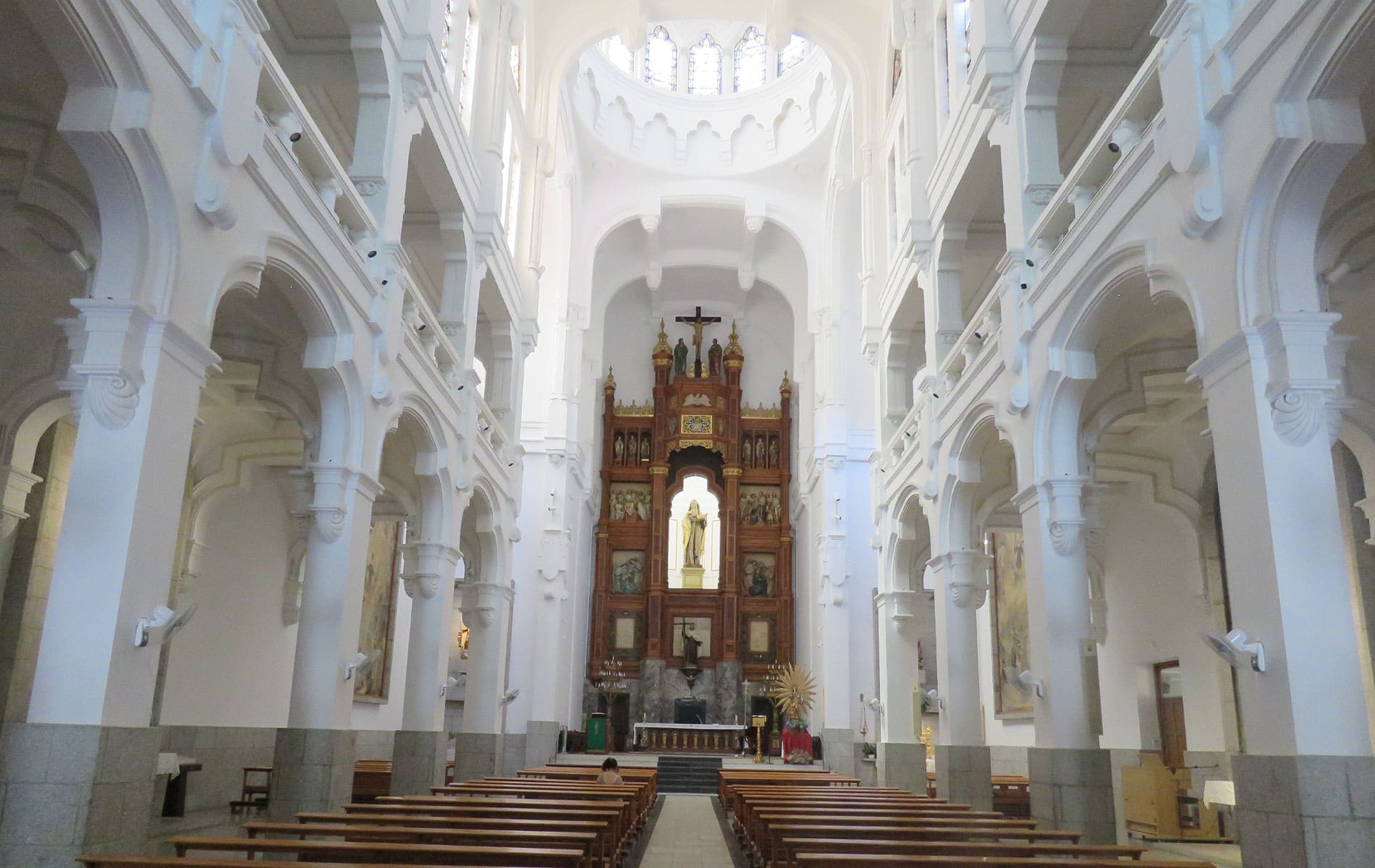 Turismo de Madrid. 99 Iglesia de Santa Teresa de Jesús y San José. Plaza España, 14.