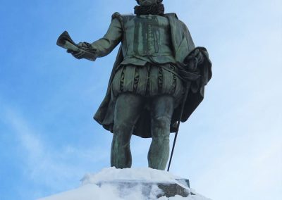 Cae la nieve en Madrid - ESTATUA CERVANTES.